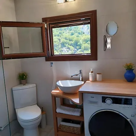 Rodanthe's Διαμέρισμα Στεμνίτσα