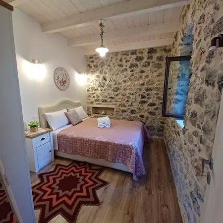 Rodanthe's Apartmán Stemnitsa